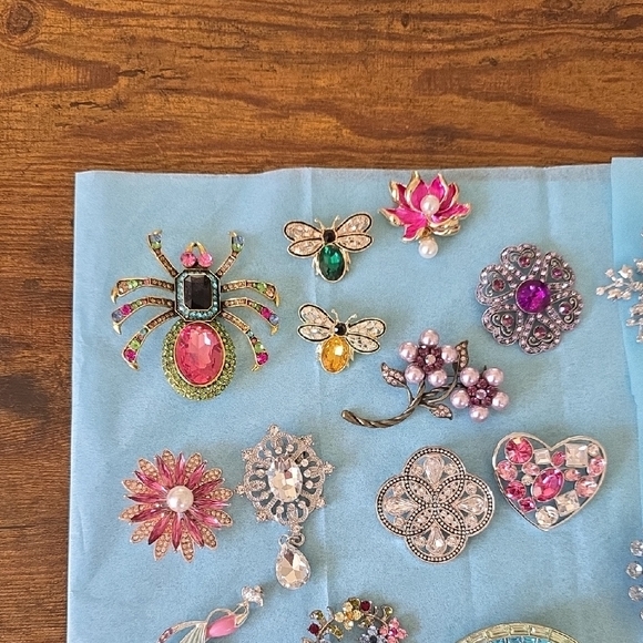 Colorful Brooch Collection - Picture 2 of 5